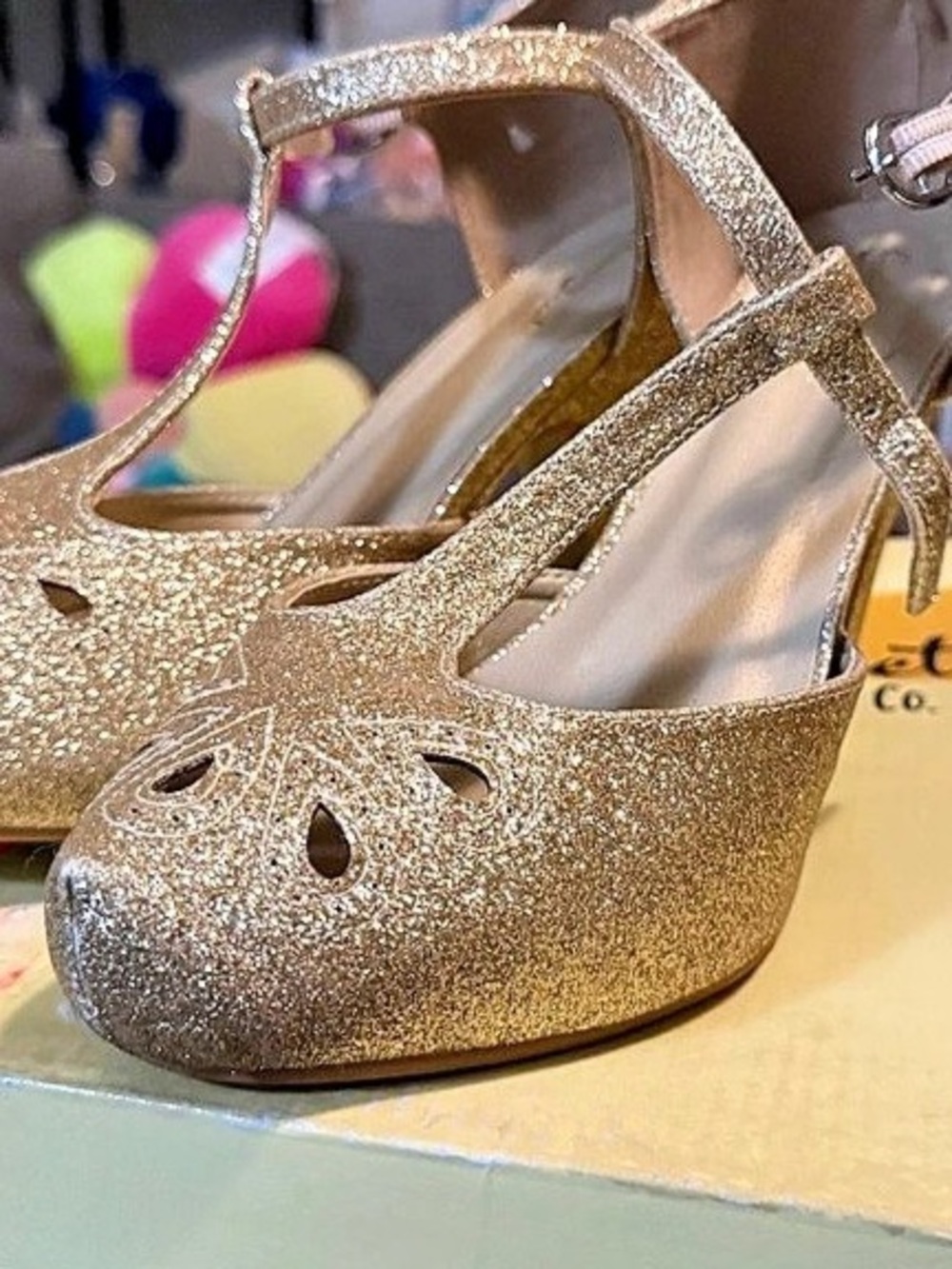 Graham Street Gold Glitter T-Strap Platform Heels Size 9W